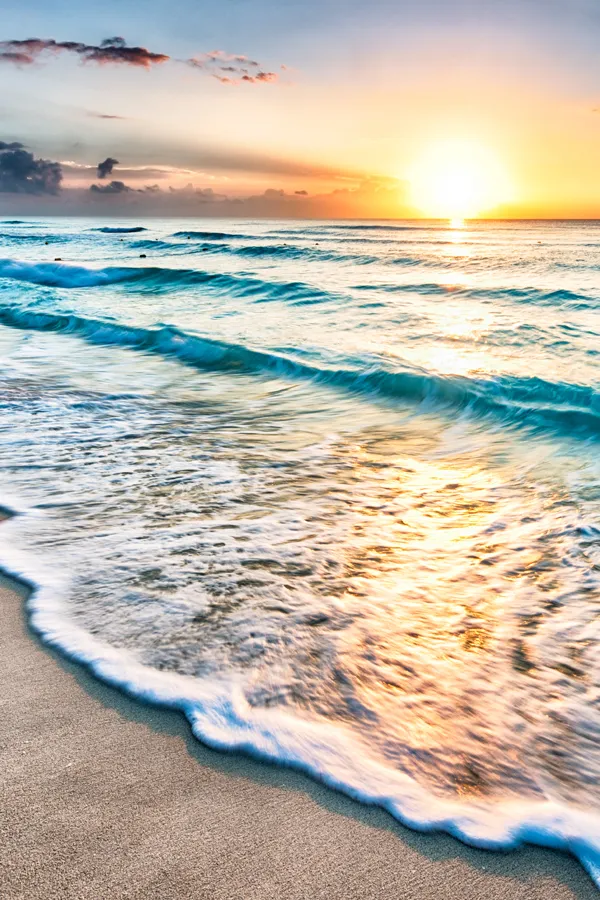 A beautiful sunset over the ocean. Get IV therapy for weight loss from Frank Lanzisera, D.C. in Tampa Bay Metro.